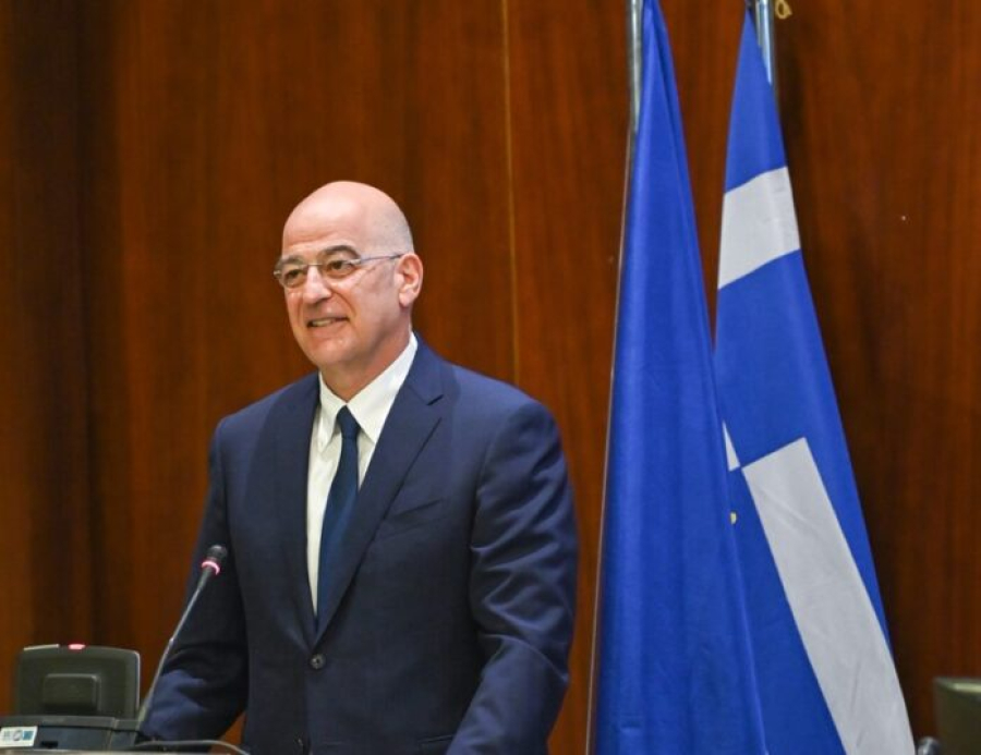 Ο Νίκος Δένδιας στη φρεγάτα «Σπέτσαι» στο Τζιμπουτί στις 2 Νοεμβρίου