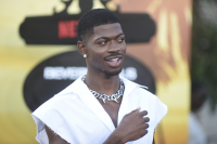 Lil Nas X: Κατηγορείται για επίθεση σε αστυνομικούς - Όταν συνέλαβαν τον ράπερ, στον δρόμο με το εσώρουχο