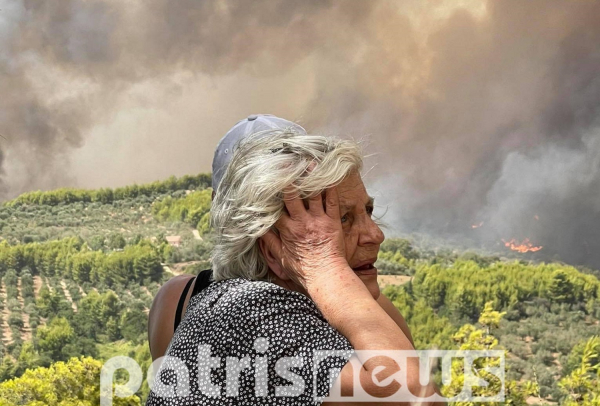 Φωτιά στην Αρχαία Ολυμπία: Αγωνία για εγκλωβισμένους, εκκενώνονται 7 οικισμοί, sms από το 112 (βίντεο)