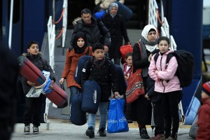 Προωθούνται στην ηπειρωτική χώρα οι πρόσφυγες από Χίο, Μυτιλήνη, Σάμο