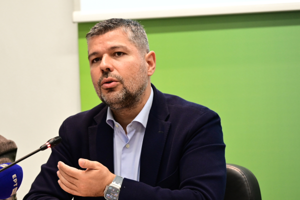 Στάσσης από Λονδίνο: Οι στρατηγικοί στόχοι της ΔΕΗ για την τριετία 2026-2028