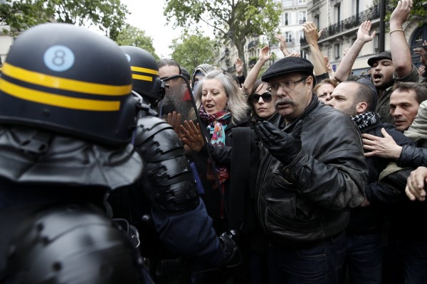 Μία ημέρα μετά την εκλογή διαδήλωση κατά Μακρόν