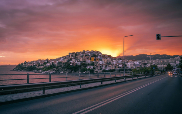 Πρωτοχρονιά 2025: Οι top προορισμοί με τα πιο ιδιαίτερα έθιμα