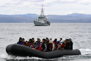 Politico: Η Frontex βγάζει κόκκινη κάρτα στην Ελλάδα και απειλεί με διακοπή χρηματοδότησης
