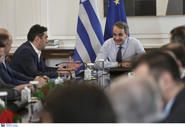 «Γαλάζιες» αναταράξεις στη ΝΔ: Μέχρι και 45 «απώλειες» στον γάμο των ομόφυλων - Δοκιμασία και τα μπλόκα αγροτών