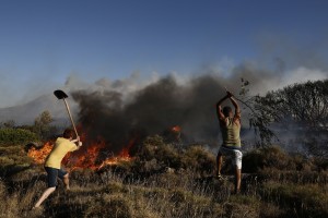 Υπό μερικό έλεγχο η πυρκαγιά στην ΒΙΠΕ Πρέβεζας