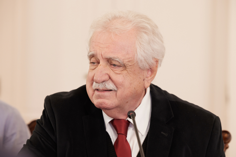 Κάτι τρέχει με τον Μπένο