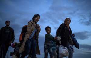 Ομαλή η διέλευση των προσφύγων στην ουδέτερη ζώνη Ελλάδας - ΠΓΔΜ 