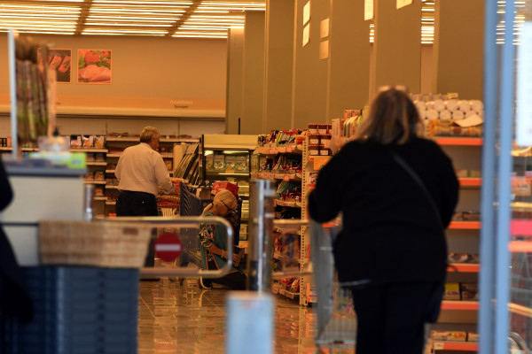 Ανοιχτά τα σούπερ μάρκετ την Κυριακή - Το ωράριό τους την Μεγάλη Εβδομάδα