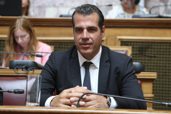 Πλεύρης: Πάνω από 1000 νέες απελάσεις - 80% μείωση των ροών στην Κρήτη