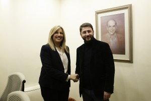 Σε πολύ καλό κλίμα η συνάντηση Γεννηματά - Ανδρουλάκη
