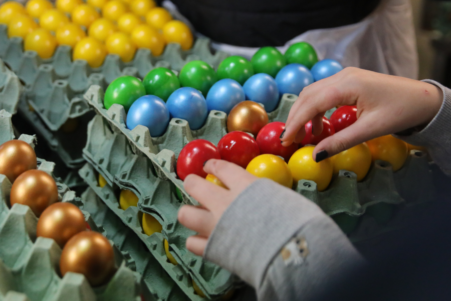 Πάσχα: Γιατί βάφουμε τα αυγά