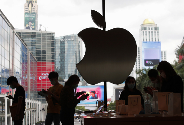 Το κινεζικό εργοστάσιο iPhone τετραπλασιάζει τα μπόνους στους εργαζομένους εν μέσω Covid