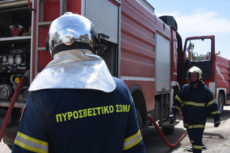 Υπό μερικό έλεγχο η φωτιά στη Χασιά κοντά στην Πάρνηθα