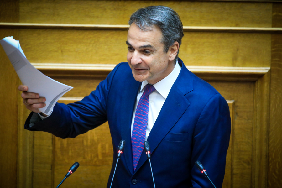 Έλληνας νευροχειρούργος από την Οξφόρδη απαντάει στον Μητσοτάκη