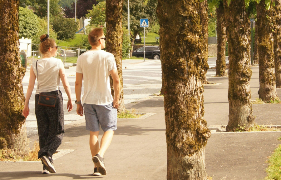 Είναι ασφαλές το περπάτημα ενώ έχει ζέστη;