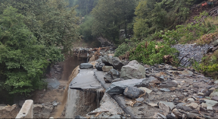 Facebook: Βασίλης Τσαπράζης