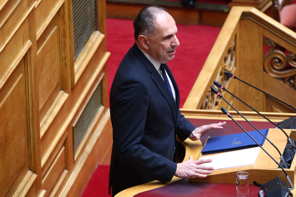 Ο Γεραπετρίτης παραμένει στο υπουργείο Εξωτερικών