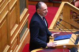 Ο Γεραπετρίτης παραμένει στο υπουργείο Εξωτερικών