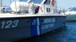 Εισροή υδάτων σε φορτηγίδα στη θαλάσσια περιοχή της Κυνοσούρας στη Σαλαμίνα