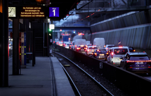 Παραλύει η Γερμανία από την απεργία στα μέσα μεταφοράς