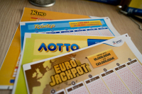 Eurojackpot 28/8/26: Έλληνας στους τυχερούς της κλήρωσης (Πίνακας κερδών)