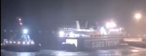 Ρόδος: Πλοίο παραδίδεται στη μανία του αέρα