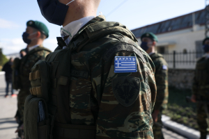 «VIP θητεία» με διπλωματικό διαβατήριο για 29 εκλεκτούς