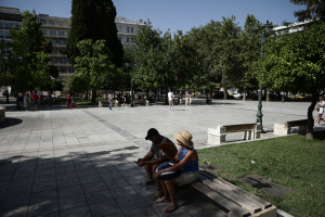 Σε αυξημένη επιφυλακή οι υπηρεσίες του Δήμου Αθηναίων - Πού λειτουργούν κλιματιζόμενες αίθουσες