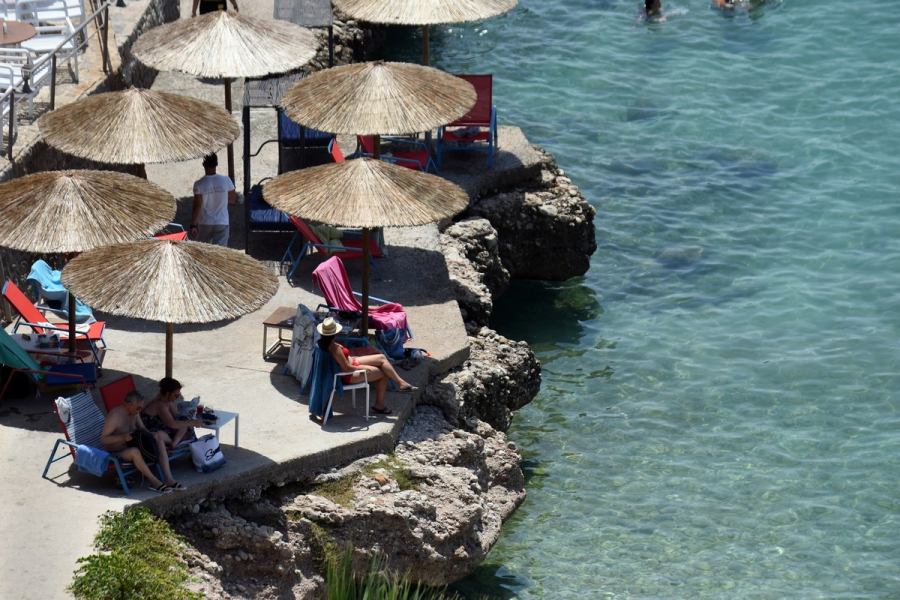 Ο καιρός σήμερα: Ζέστη με... 38άρια τοπικά, αλλά και τοπικές βροχές (βίντεο)