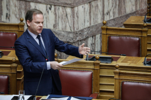 Τέμπη: Live η συνεδρίαση στην Επιτροπή Θεσμών και Διαφάνειας της Βουλής, λύνει τη σιωπή του ο Καραμανλής για την σιδηροδρομική τραγωδία