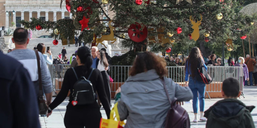 Παραμονή Πρωτοχρονιάς: Μέχρι τι ώρα θα είναι ανοιχτά μαγαζιά και σούπερ μάρκετ, αλαλούμ για την Τρίτη 2 Ιανουαρίου