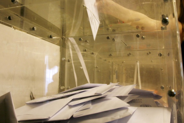 Δημοσκόπηση Pulse: Στις 13 μονάδες η διαφορά ΝΔ - ΠΑΣΟΚ - Απαισιόδοξοι οι Έλληνες για το 2025