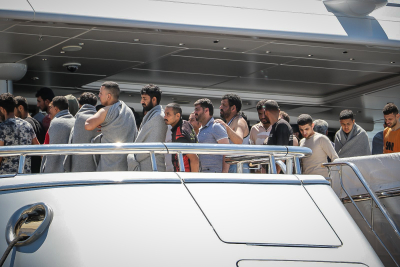 Πύλος: Συνελήφθησαν έξι διακινητές, οι δηλώσεις του εκπροσώπου του Λιμενικού για τις αιτίες του ναυαγίου