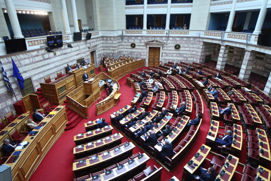 Περισσότεροι από 80 βουλευτές έμειναν στο «διαβάστηκε»