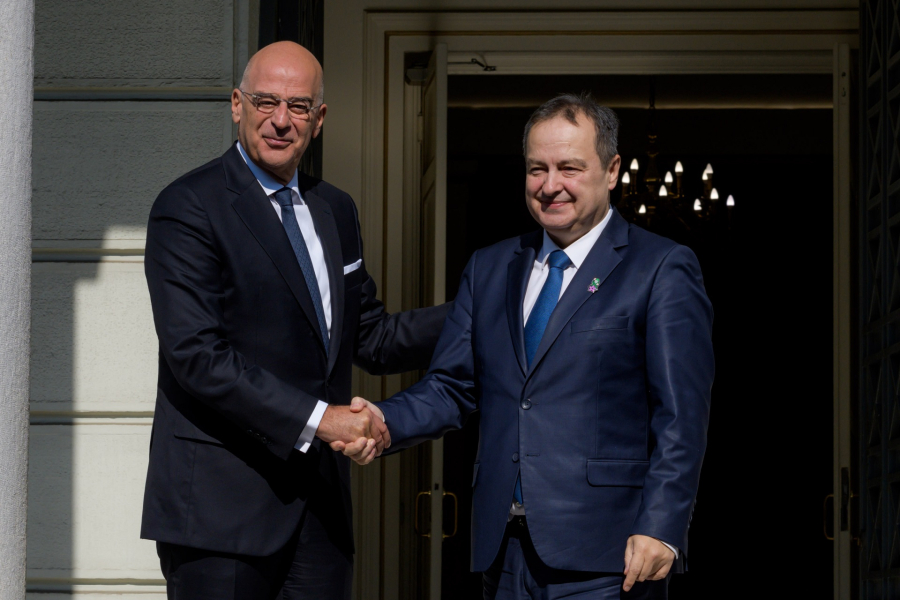 Επικοινωνία Δένδια με Ντάτσιτς για τις εξελίξεις στο Κόσοβο