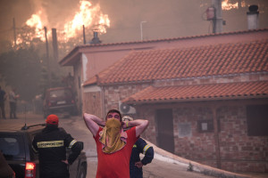 Meteo: Το χειρότερο σενάριο για την φωτιά στην Εύβοια (vids)