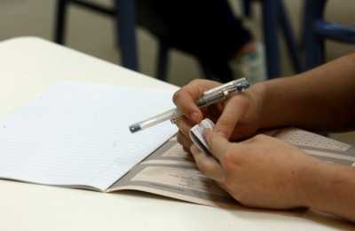 Πανελλήνιες 2015: Αυλαία την Δευτέρα με το μάθημα της έκθεσης