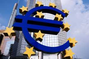 H ΕΚΤ αντιδρά στα περί «κουρέματος» καταθέσεων στις ελληνικές τράπεζες