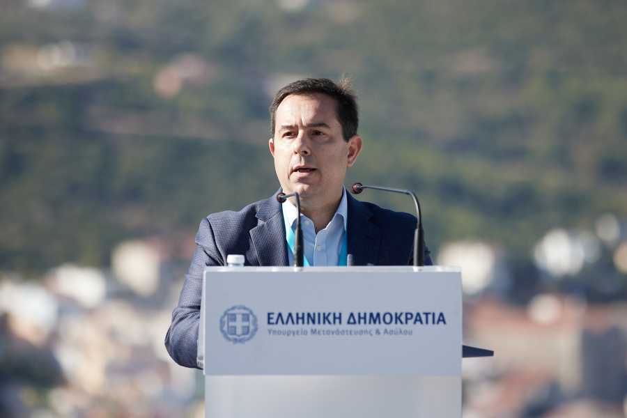 Μηταράκης για τους μετανάστες στον Έβρο: «Οι Τούρκοι τους έφεραν δια της βίας σε ελληνικό έδαφος»