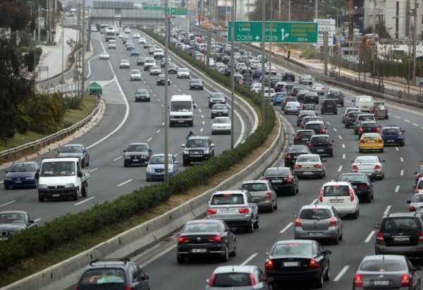 Τέλη κυκλοφορίας 2017 και κατάθεση πινακίδων έως τη Δευτέρα - Οδηγίες απο το Taxis