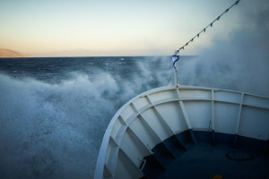 Κακοκαιρία: Προβλήματα στις ακτοπλοϊκές συγκοινωνίες - Δεμένα πλοία στα λιμάνια