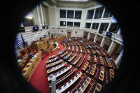 Να πληρώνουν τα υπερχρεωμένα κόμματα το 80% της επιχορήγησης στα χρέη τους; Γιατί όχι;