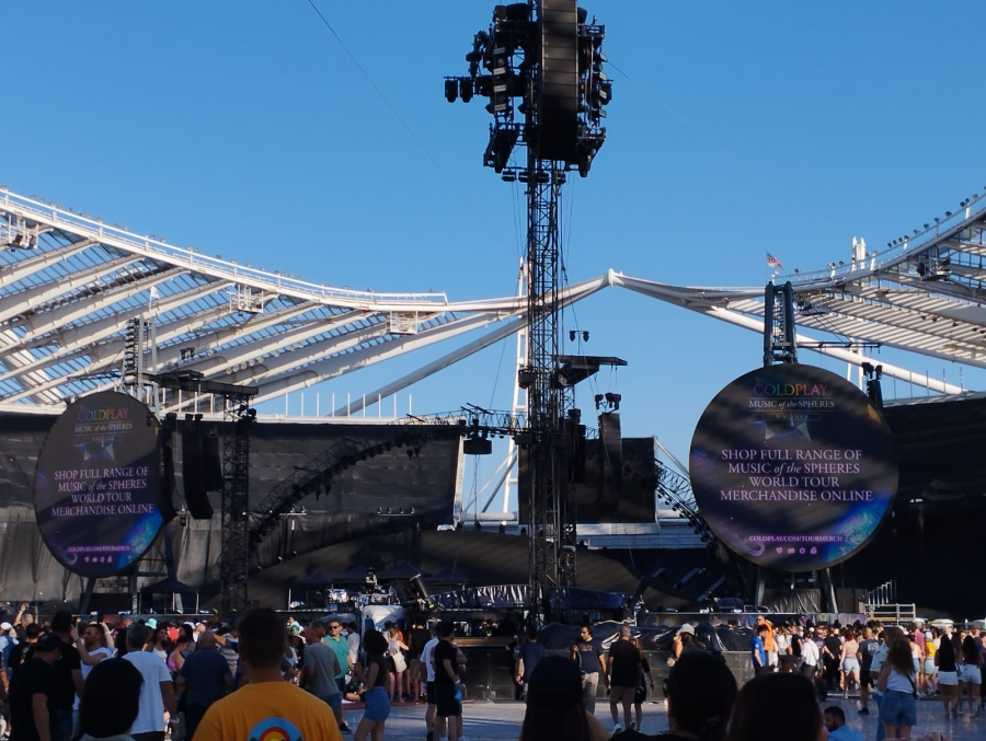 Όλα έτοιμα για τη συναυλία των Coldplay στο ΟΑΚΑ