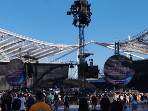 Ξεκίνησε η συναυλία των Coldplay στο ΟΑΚΑ με 60.000 θεατές