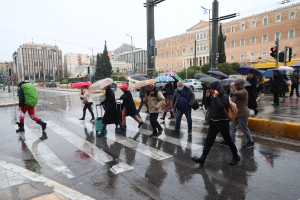 «Μπαίνουμε σε ζώνη κακοκαιριών» - Πού θα σημειωθούν σφοδρές καταιγίδες την Τρίτη και την Τετάρτη