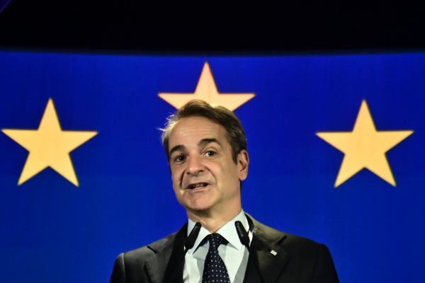 Μα γιατί δεν διαβάζει ο Μητσοτάκης τις δημοσκοπήσεις;