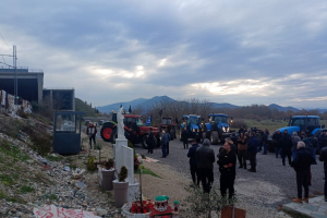 Αγρότες στο Dnews: Έγκλημα διαπράχθηκε στα Τέμπη, έγκλημα διαπράττεται και στον αγροτικό τομέα (Βίντεο)