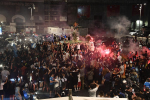 Κορονοϊός Ιταλία: Αύξηση των νέων κρουσμάτων, αντιδράσεις για τους πανηγυρισμούς στη Νάπολη