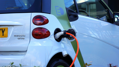 Απόσυρση με κίνητρα για ηλεκτρικά αυτοκίνητα στον νέο κλιματικό νόμο
